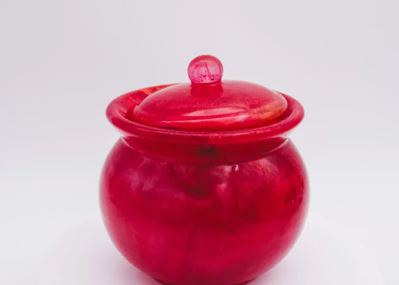 Red Resin Pot